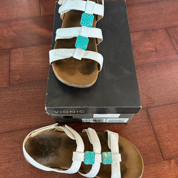 Vionic amber adjustable sandal - Picture 3 of 3